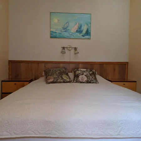Parna & Guest house