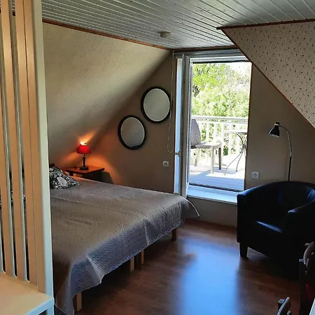 Parna & Guest house *