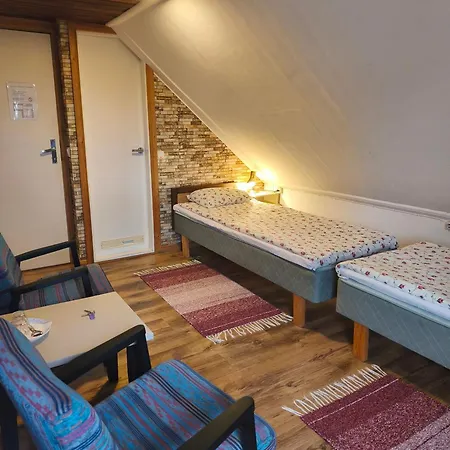 Gostinjska kuća Parna & *