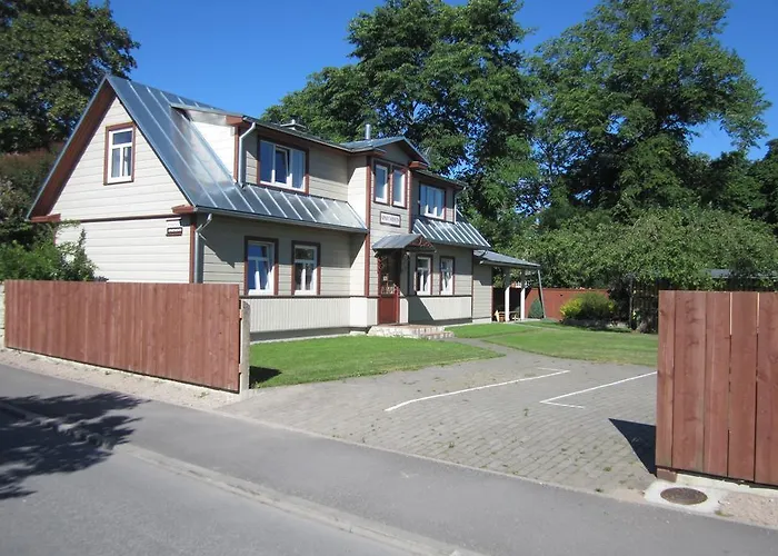 Paerna & * Kuressaare